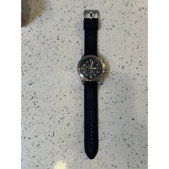 Fossil Dean Chronograph FS4613 Men’s Black Silicone Band Watch w/ Tin Box - Picture 12 of 15